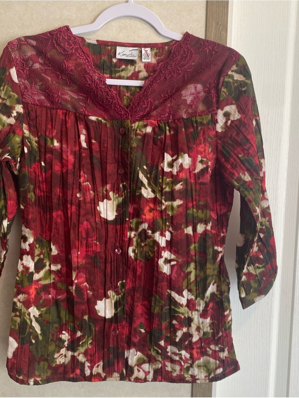 Kim Rogers Burgundy Floral Boho Pleated Blouse Lace Trim 3/4 Sleeve Size PM